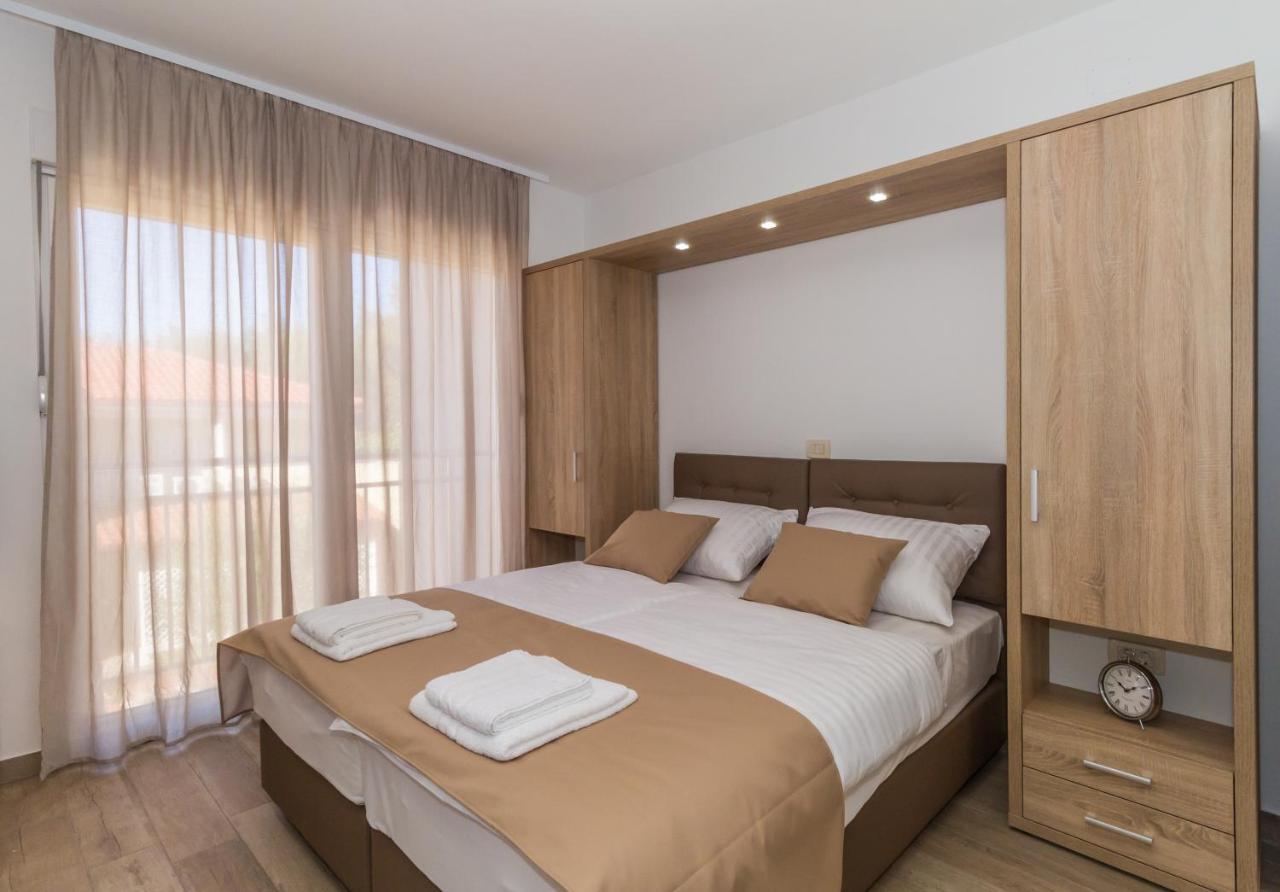 Villa Astoria Biograd Na Moru Esterno foto