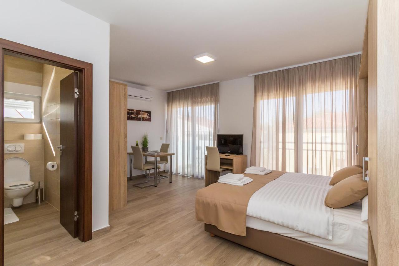 Villa Astoria Biograd Na Moru Esterno foto