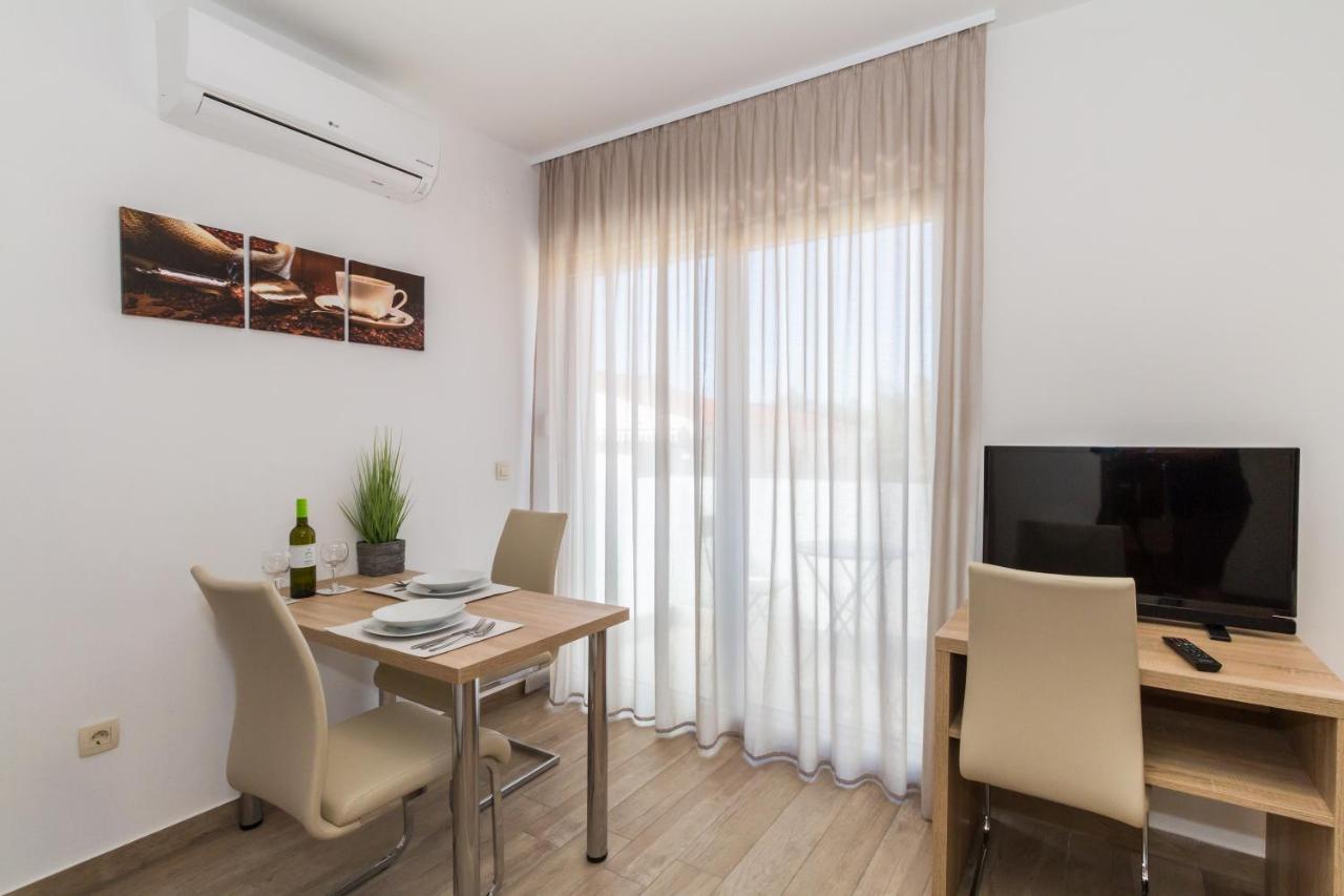 Villa Astoria Biograd Na Moru Esterno foto