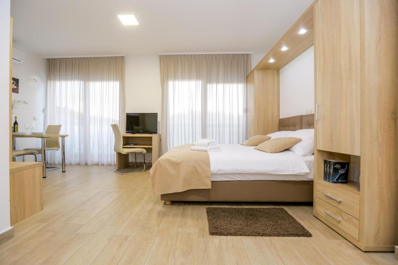 Villa Astoria Biograd Na Moru Esterno foto