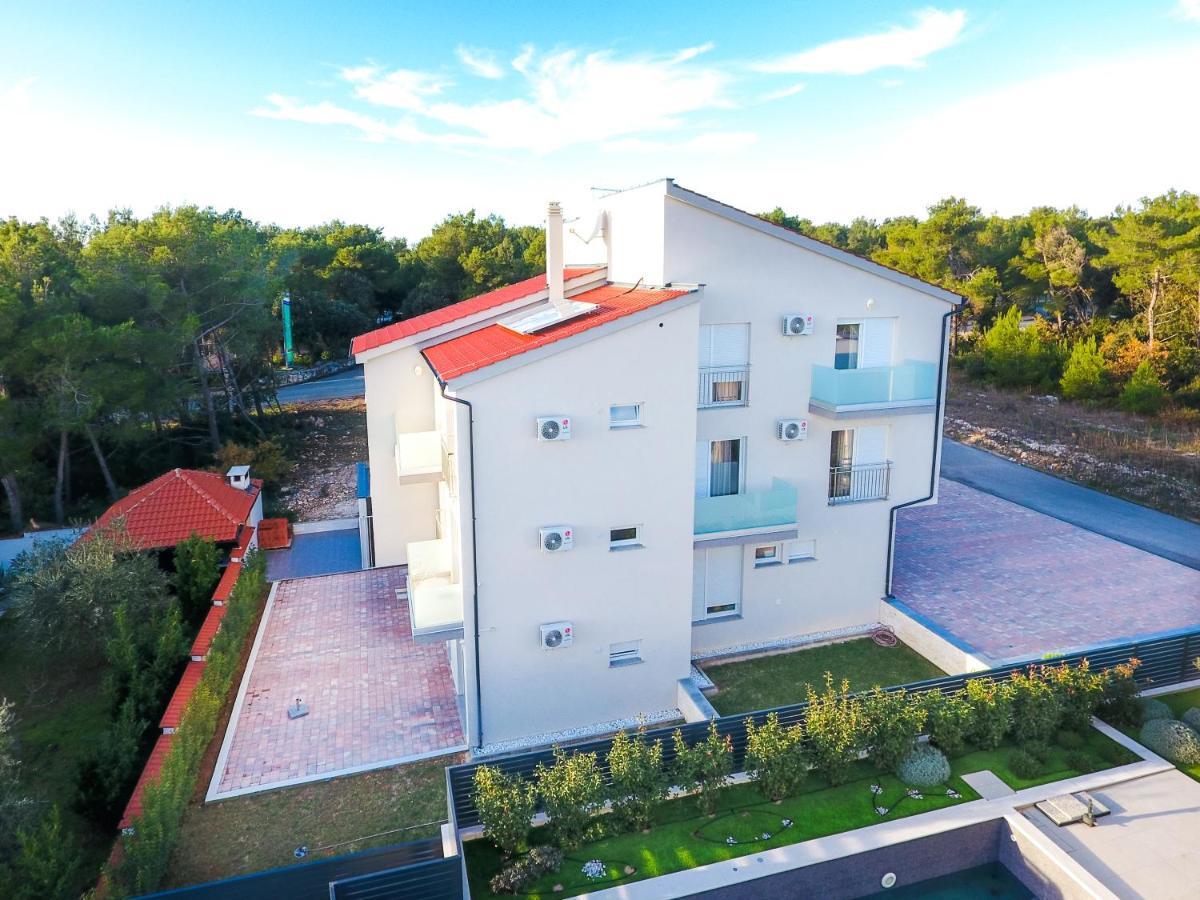 Villa Astoria Biograd Na Moru Esterno foto